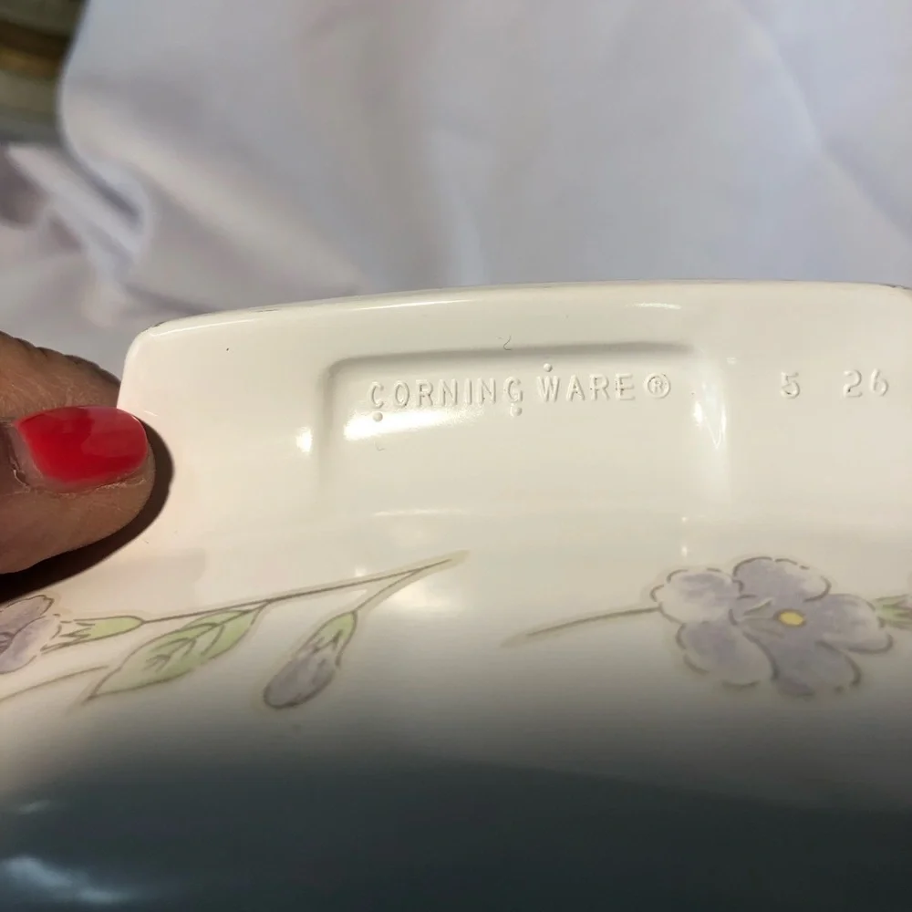 Corning Ware Pastel Bouquet Square Casserole Dish - Picture 2 of 4